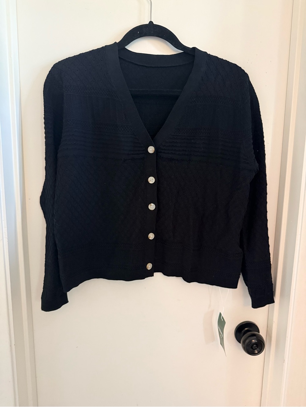 HALARA Black V‑Neck Button Cardigan Sweater